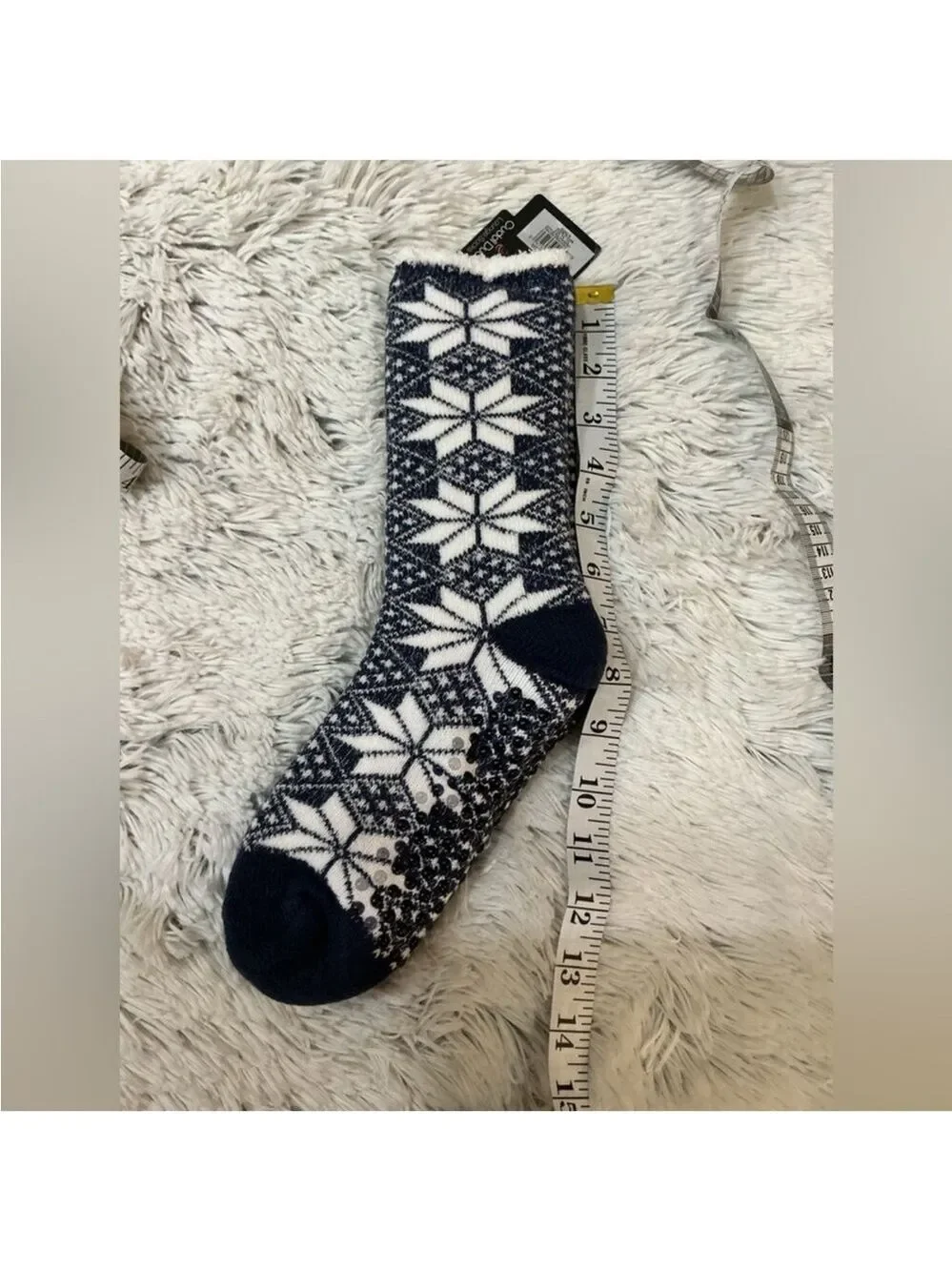 Cuddl Duds snowflake theme slipper socks with grips 9-11 black white